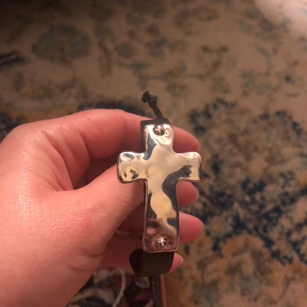 Cross bracelet - Picture 2 of 4